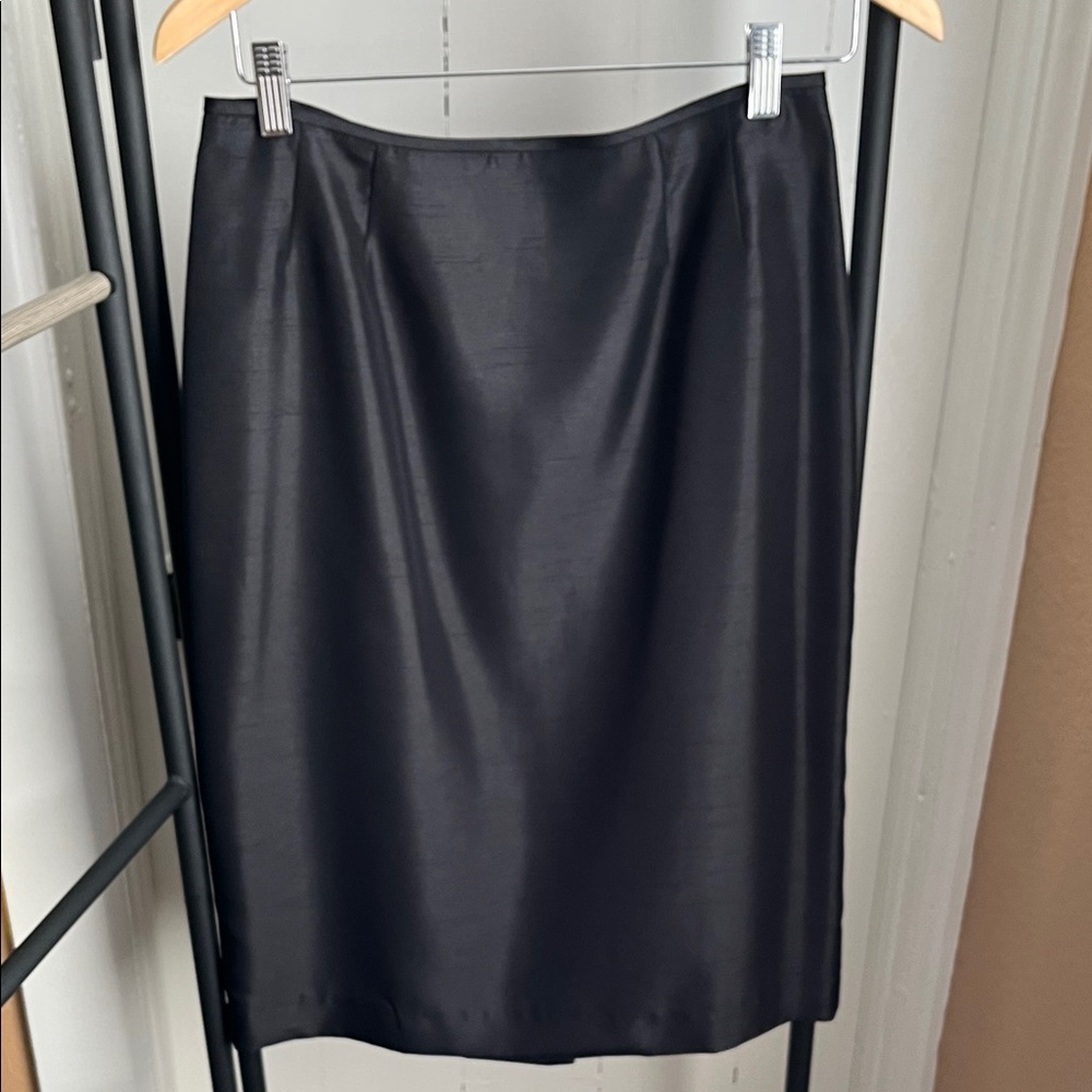 Suit Studio Classic Black Pencil Skirt